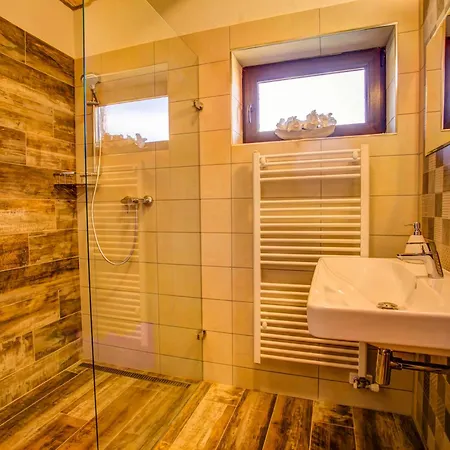 Drevenica Pod Sitienom 2 * Svaty Kriz